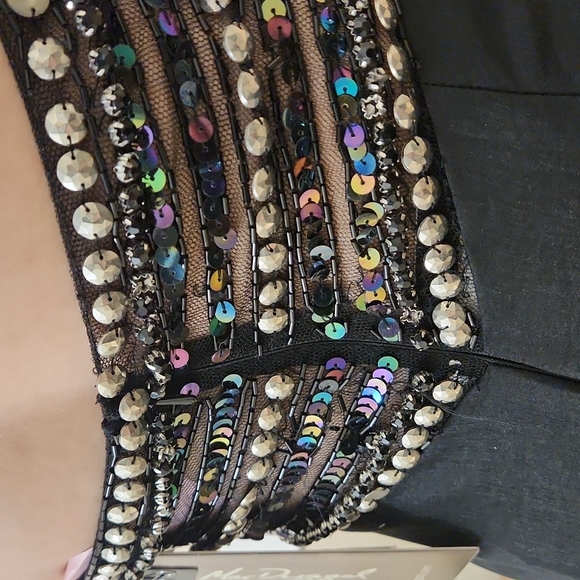 NWT Size 6 Black Mac Duggal Gown - Picture 9 of 13